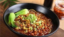 吃瓜床垫酸辣粉