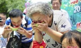 济南吃瓜奶奶,吃瓜奶奶的瓜香诱惑