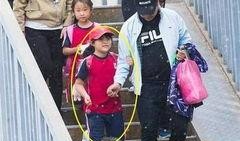 接小孩放学吃瓜,接娃途中的一顿美味瓜果盛宴