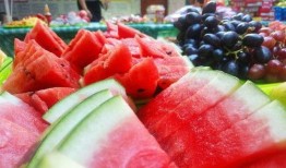 西瓜不吃瓜吃菠萝,夏日狂欢吃菠萝