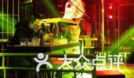 成都酒吧吃瓜,热闹非凡的吃瓜现场，揭秘夜生活魅力